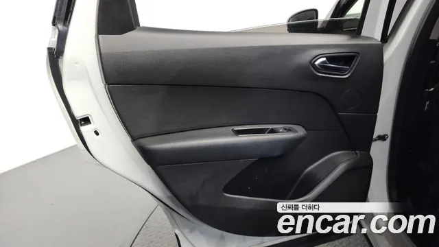 2022 Renault XM3 1.6 GTe LE Sold VIN KNMK5C2HMNP016955 – trunk area
