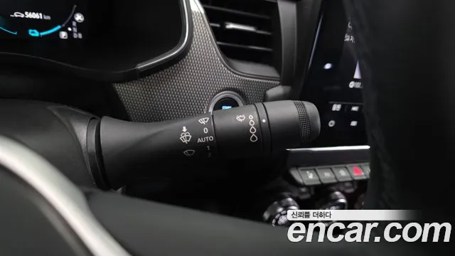 2025 Renault Arkana 1.6 E-TECH Iconic Sold VIN KNMK5C2TMSP050177 – dashboard