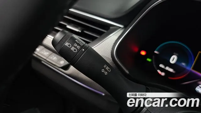 2025 Renault Arkana 1.6 E-TECH Iconic Sold VIN KNMK5C2TMSP050848 – trunk area