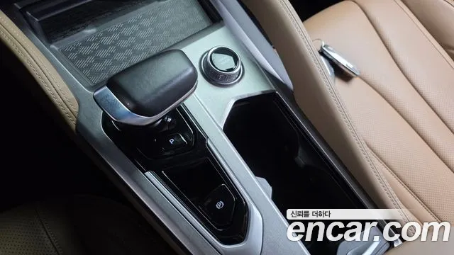 2025 Renault Grand Koleos 1.5 E-TECH Iconic 2WD Sold VIN KNMP5B2U7SP000115 – interior seats