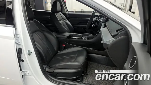 2025 Hyundai Sonata The Edge (DN8) 2.0 LPG(Taxi) Sold VIN LBEDNALEBSY047731 – undercarriage