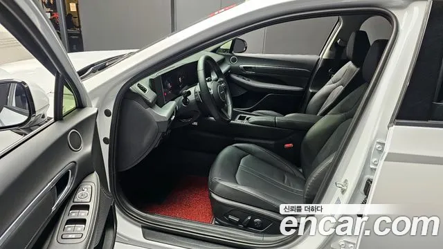2025 Hyundai Sonata The Edge (DN8) 2.0 LPG(Taxi) Sold VIN LBEDNALEBSY061015 – dashboard