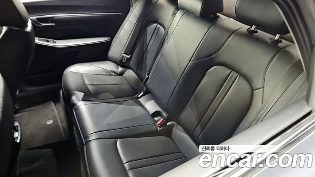 2025 Hyundai Sonata The Edge (DN8) 2.0 LPG(Taxi) Sold VIN LBEDNALEBSY063258 – rear exterior