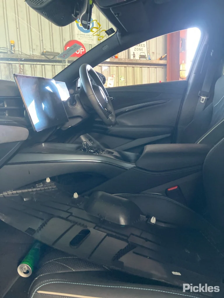 2024 BYD Seal Damaged VIN LGXCF6CD1R2040962 – side profile