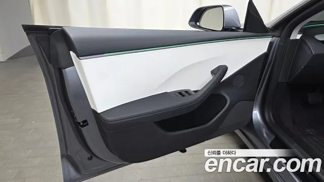 2025 Tesla Model 3 Long Range AWD Sold VIN LRW3E7EK7SC485060 – trunk area