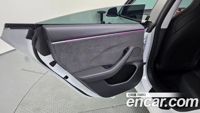 2025 Tesla Model 3 Performance AWD Sold VIN LRW3E7ET2SC507216 – trunk area 2025 Tesla Model 3 Performance AWD Sold VIN LRW3E7ET2SC507216 – trunk area