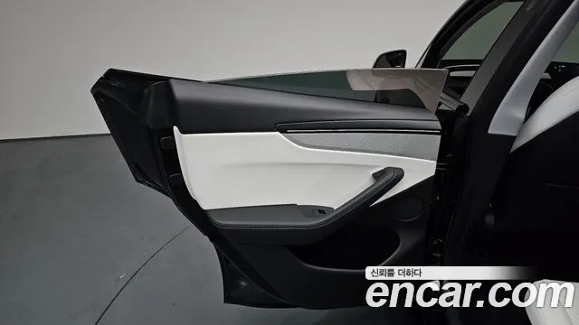 2025 Tesla Model Y Long Range AWD Sold VIN LRWYGCEK1SC199987 – photo 31 2025 Tesla Model Y Long Range AWD Sold VIN LRWYGCEK1SC199987 – photo 31