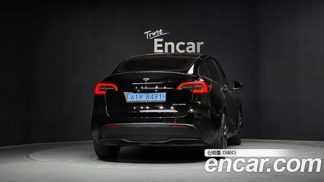 2024 Tesla Model Y Long Range AWD VIN LRWYGCEK4RC700137