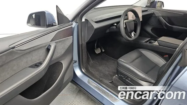 2025 Tesla Model Y Long Range Launch Edition AWD Sold VIN LRWYGCEK5SC977806 – exterior detail