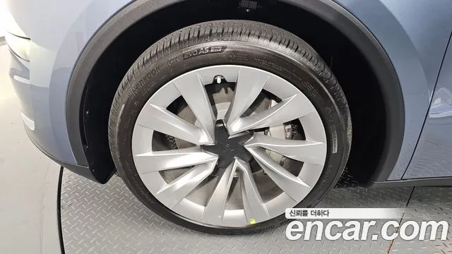 2025 Tesla Model Y Long Range Launch Edition AWD Sold VIN LRWYGCEK5SC977806 – trunk area