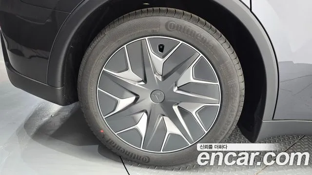 2026 Tesla Model Y L Long Range Awd Sold VIN LRWYGCEK5TC685347 – front exterior