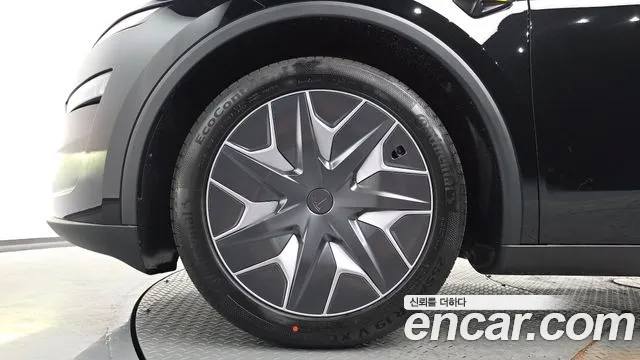 2026 Tesla Model Y L Long Range Awd Sold VIN LRWYGCEK5TC685641 – front exterior