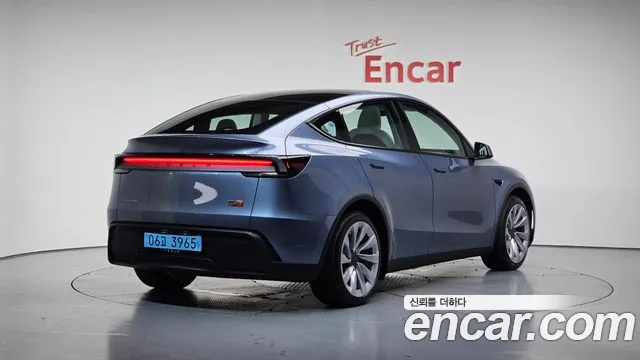 2025 Tesla Model Y Long Range Launch Edition AWD Sold VIN LRWYGCEK6SC977801 – undercarriage