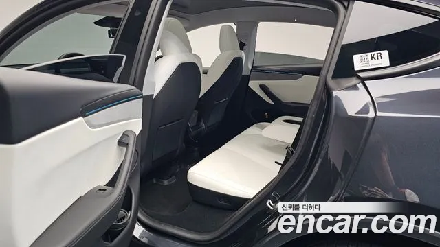 2025 Tesla Model Y RWD Sold VIN LRWYGCFJ2SC264884 – trunk area