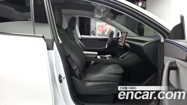 2025 Tesla Model Y RWD Sold VIN LRWYGCFJXSC054890 – interior seats 2025 Tesla Model Y RWD Sold VIN LRWYGCFJXSC054890 – interior seats