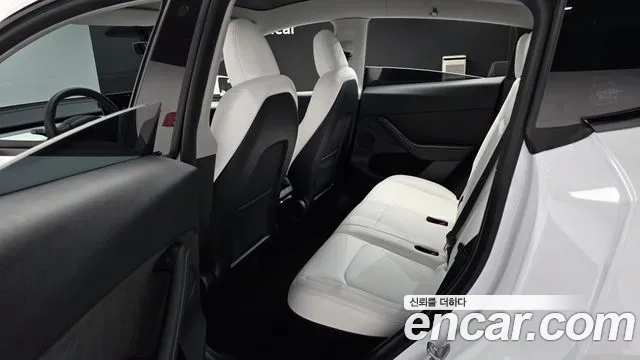 2024 Tesla Model Y RWD Sold VIN LRWYGCFS3RC427805 – exterior detail 2024 Tesla Model Y RWD Sold VIN LRWYGCFS3RC427805 – exterior detail