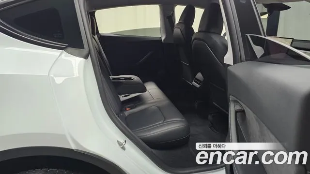 2024 Tesla Model Y RWD Sold VIN LRWYGCFS4RC565837 – interior seats
