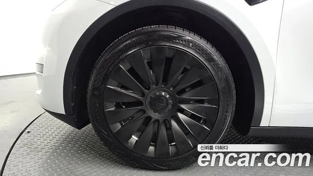 2023 Tesla Model Y RWD VIN LRWYGCFS5PC073735