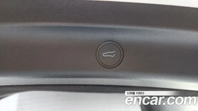 2025 Tesla Model Y RWD Sold VIN LRWYGCFS5SC809677 – interior seats 2025 Tesla Model Y RWD Sold VIN LRWYGCFS5SC809677 – interior seats