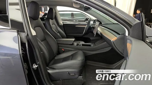 2025 Tesla Model Y RWD Sold VIN LRWYGCFS6SC932663 – dashboard
