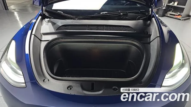 2023 Tesla Model Y RWD Sold VIN LRWYGCFSXPC072094 – interior seats