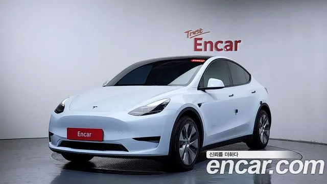 2024 Tesla Model Y RWD Sold VIN LRWYGCFSXRC159237 – interior seats