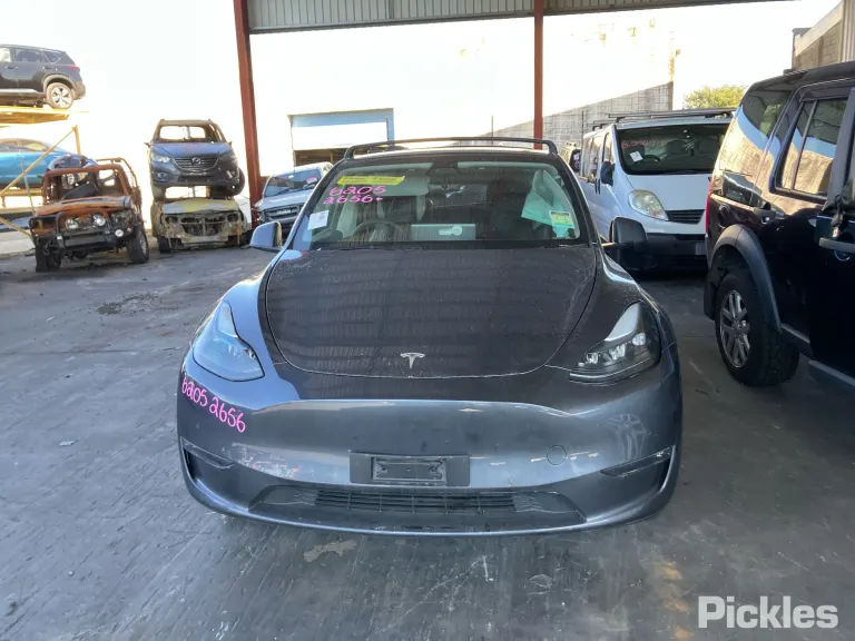 2024 TESLA Model Y Damaged VIN LRWYHCEK5RC417355 – odometer reading