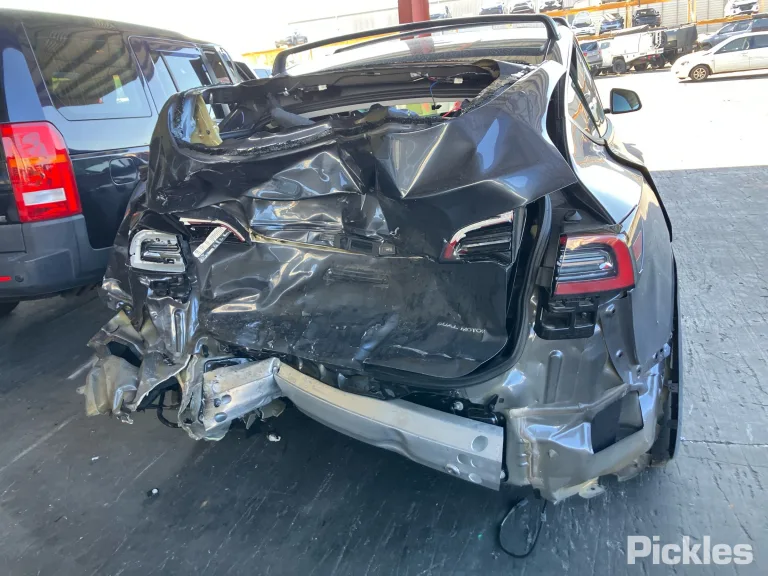 2024 TESLA Model Y Damaged VIN LRWYHCEK5RC417355 – photo 14