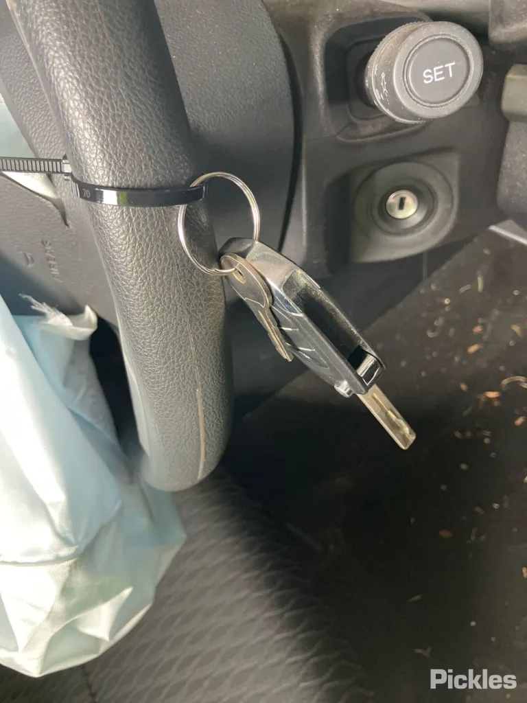 2021 LDV T60 Damaged VIN LSFAM11A7LA108399 – trunk area