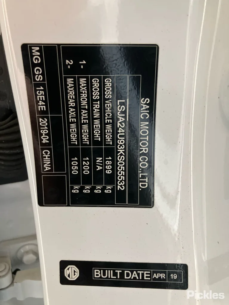 2019 MG GS Damaged VIN LSJA24U93KS055532 – dashboard