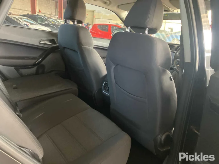 2019 MG GS Damaged VIN LSJA24U97KS013509 – dashboard