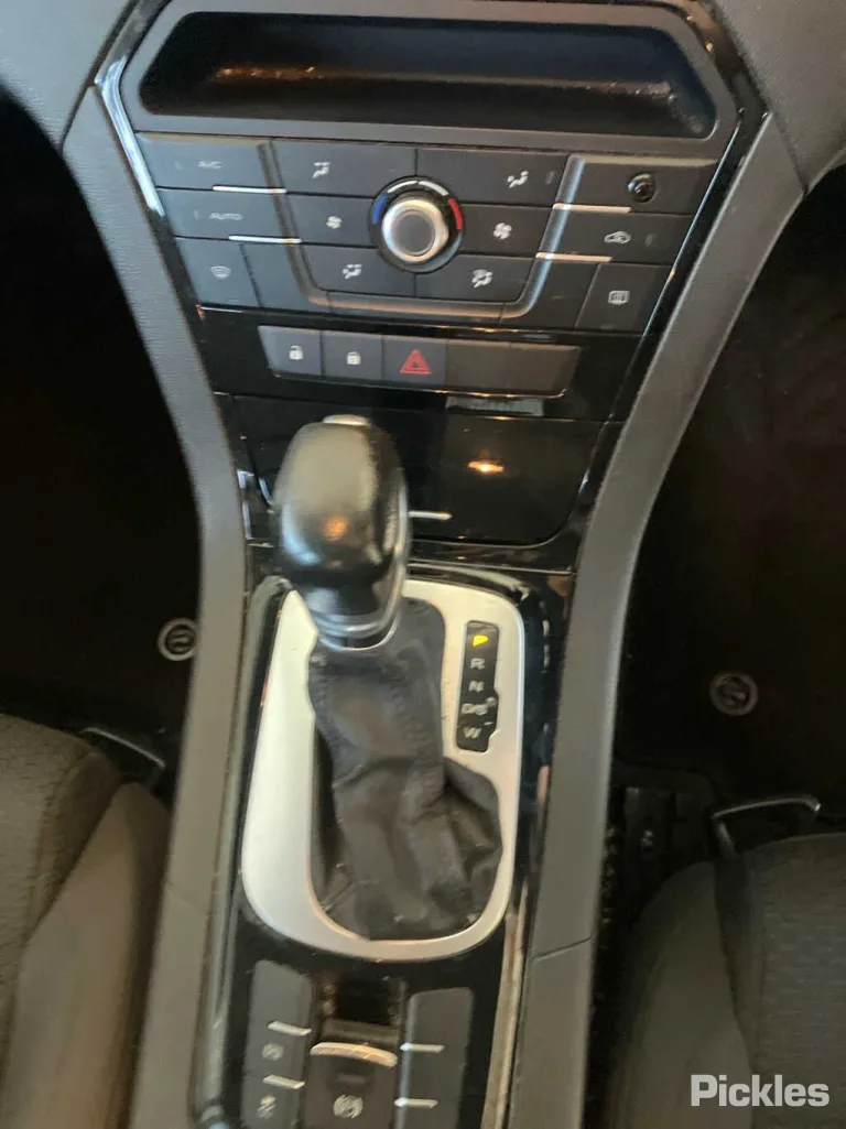 2019 MG GS Damaged VIN LSJA24U97KS013509 – odometer reading