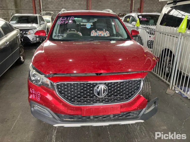 2018 MG ZS Damaged VIN LSJW74C92JG040496 – dashboard