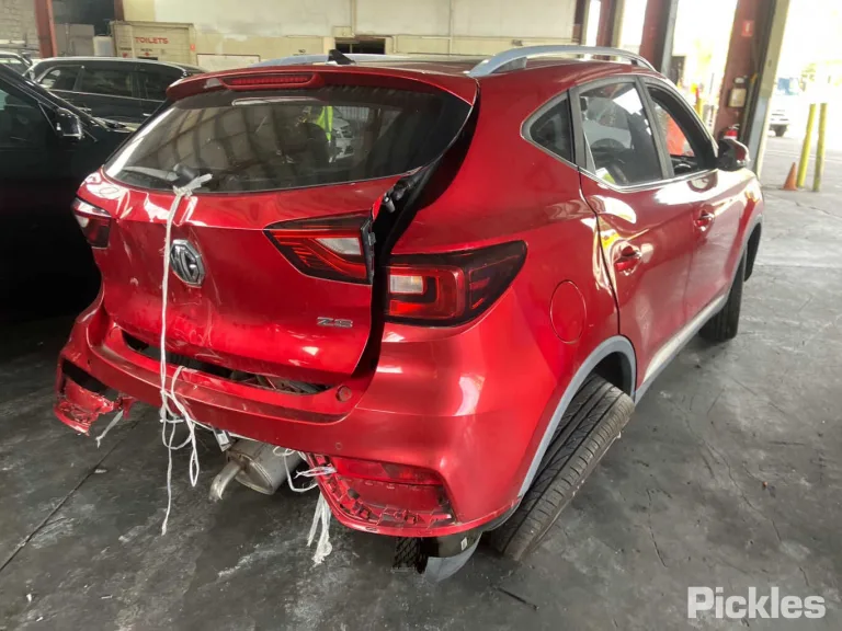 2021 MG ZS Damaged VIN LSJW74C93KZ160720 – engine bay