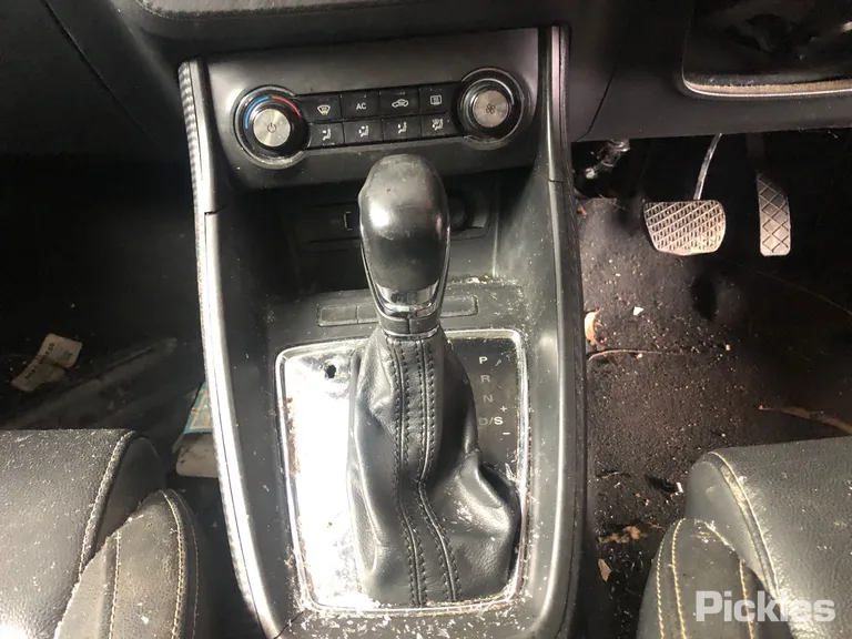 2018 MG ZS Used VIN LSJW74C98JZ050759 – trunk area