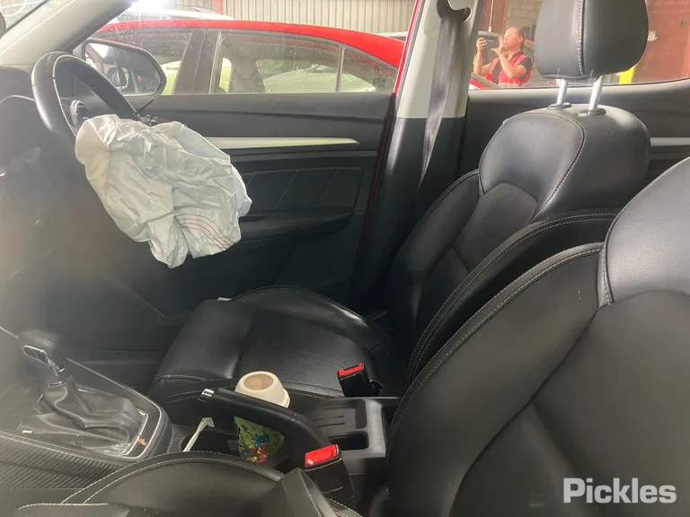 2023 MG ZS Used VIN LSJW74U92PZ134454 – trunk area