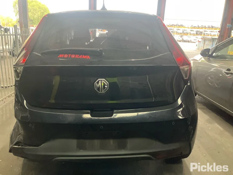 2020 MG MG3 Damaged VIN LSJZ14U90LS102474 – engine bay