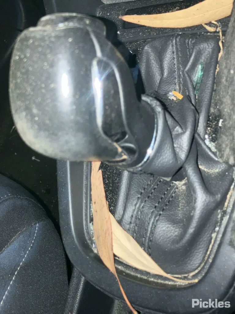 2020 MG MG3 Damaged VIN LSJZ14U90LS102474 – odometer reading