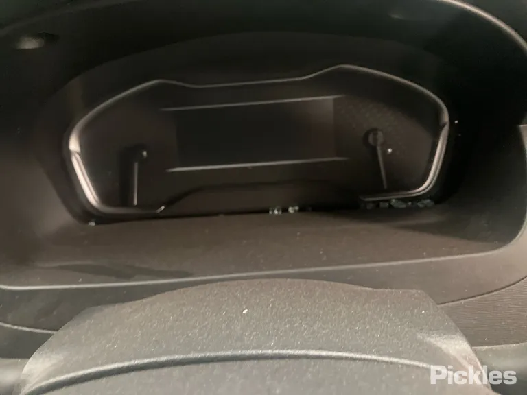 2025 LDV G10 Used VIN LSKG4GL13RA136138 – trunk area