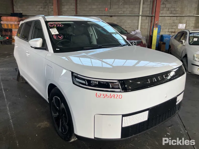 2026 Jaecoo J5 Used VIN LVUGTBAD7TDL82294 – front exterior