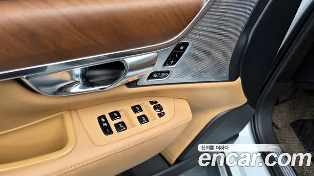 2019 Volvo S90 T5 Inscription Sold VIN LVYPS102DKP066372 – exterior detail