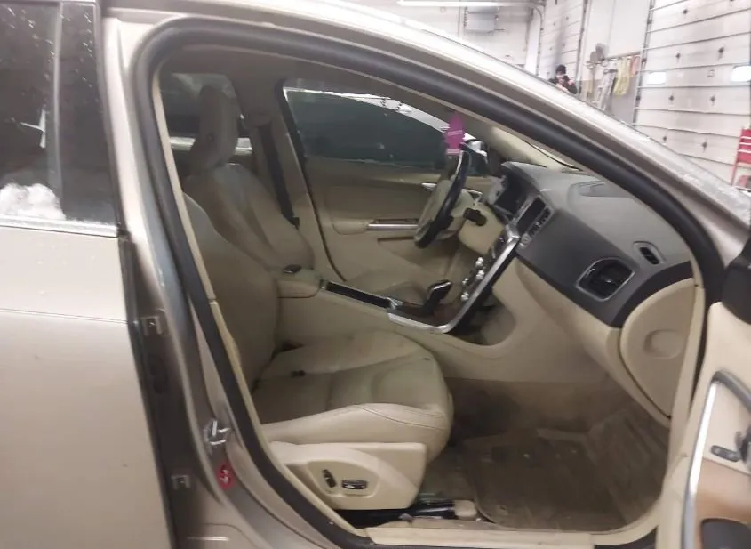 2016 VOLVO S60 Used VIN LYV612TK9GB096580 – trunk area