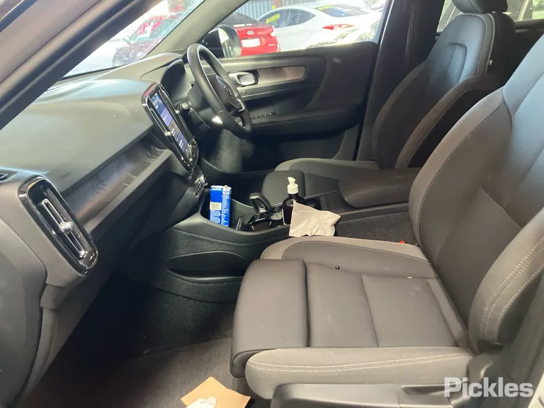 2023 Volvo XC40 Used VIN LYVXZERRXRL220775 – undercarriage