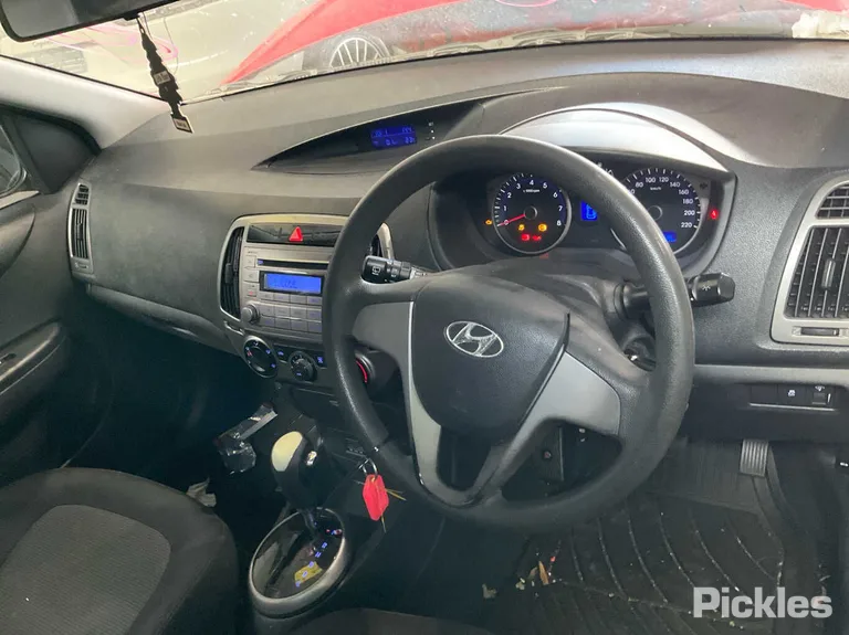 2013 Hyundai I20 Used VIN MALBB51CMDM494140 – front exterior