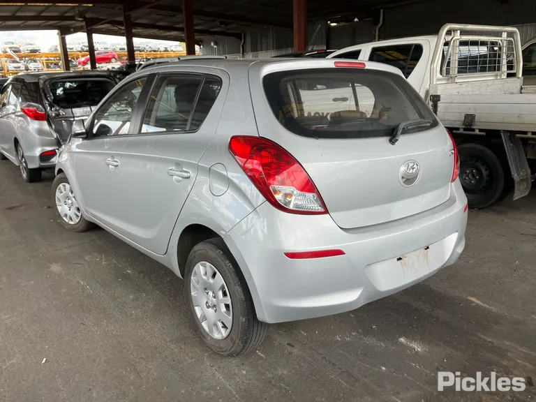 2015 Hyundai i20 Used VIN MALBB51CMFM696298 – photo 13