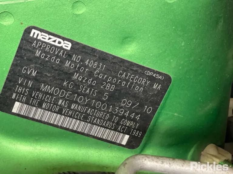 2010 Mazda 2 Damaged VIN MM0DE10Y100139444 – interior seats