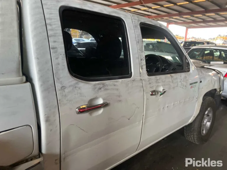2011 Mazda BT-50 Damaged VIN MM0UNY0E400899909 – exterior detail