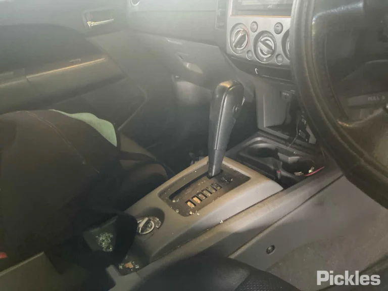 2011 Mazda BT-50 Damaged VIN MM0UNY0E400899909 – odometer reading