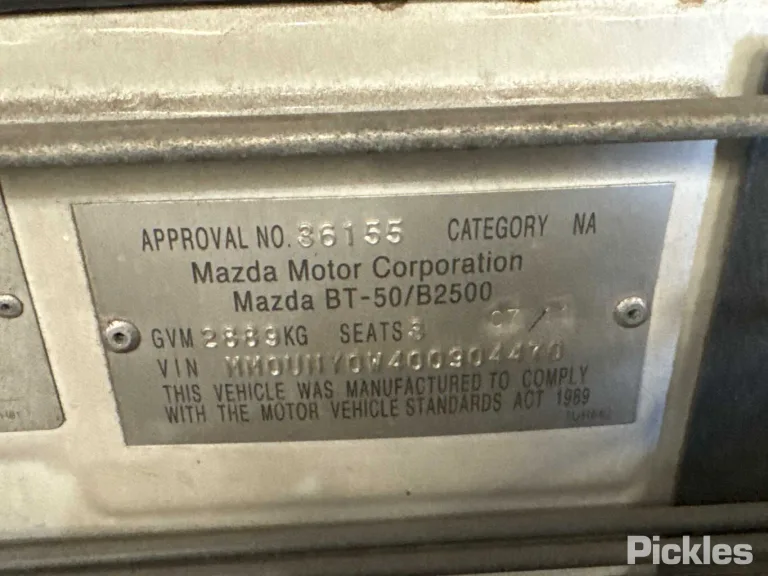 2011 Mazda BT-50 Damaged VIN MM0UNY0W400904470 – dashboard