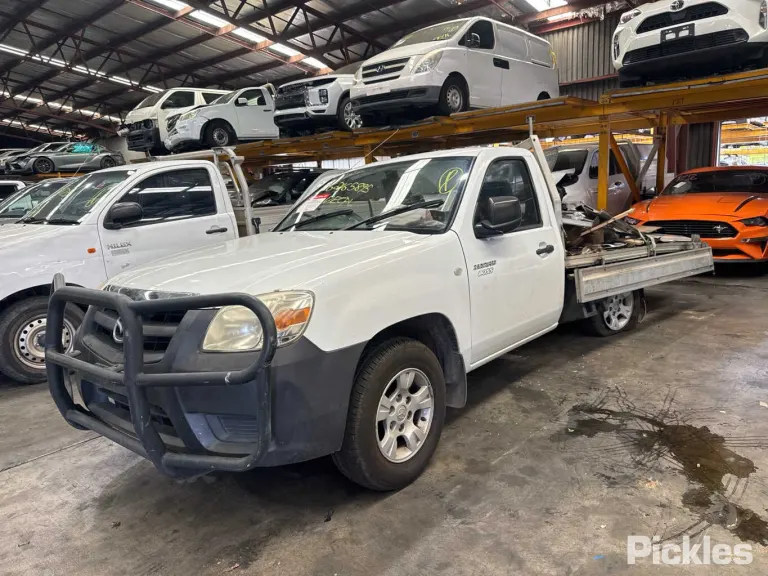 2011 Mazda BT-50 Damaged VIN MM0UNY0W400904470 – interior seats